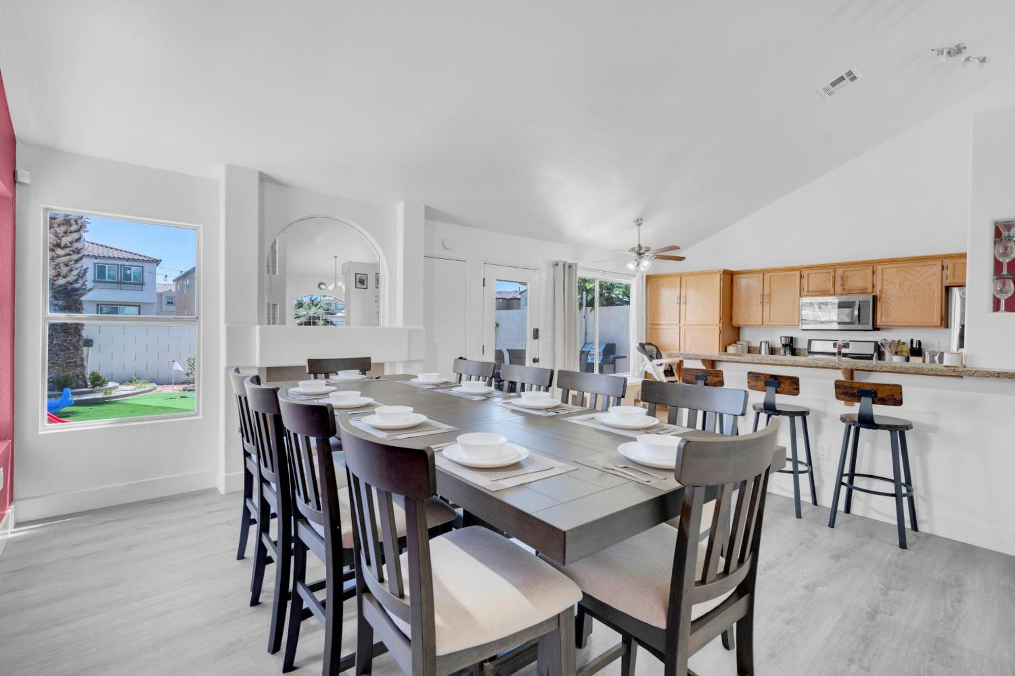 8br 5ba Superhero Retreat-king Beds, Bbq, Hammock, Firepit, Minigolf, Workspace Las Vegas